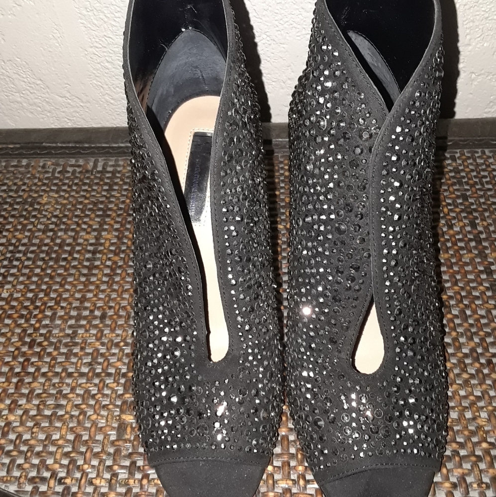 Pumps - Picture 3 of 4